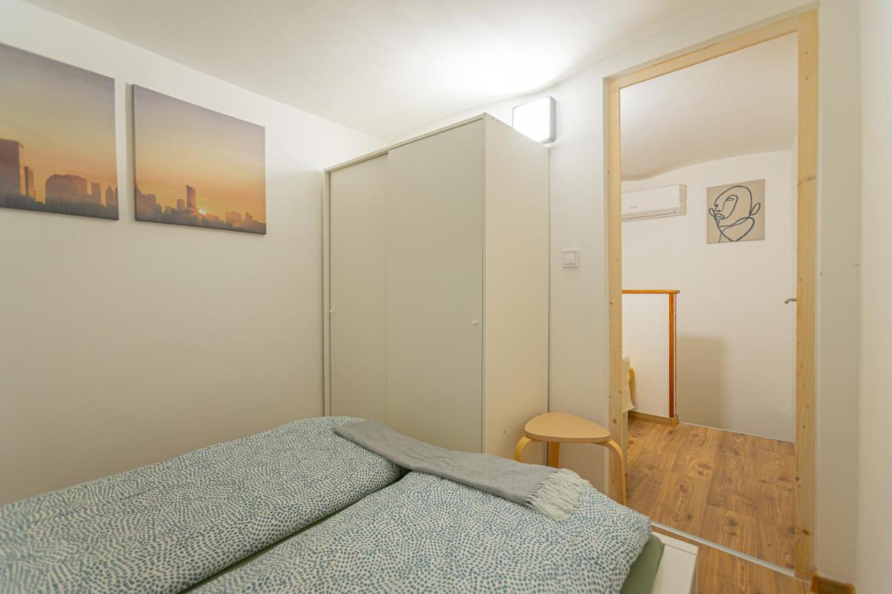 2 Bedroom Apartment In The Dob Street, Emerald Budapesta Exterior foto