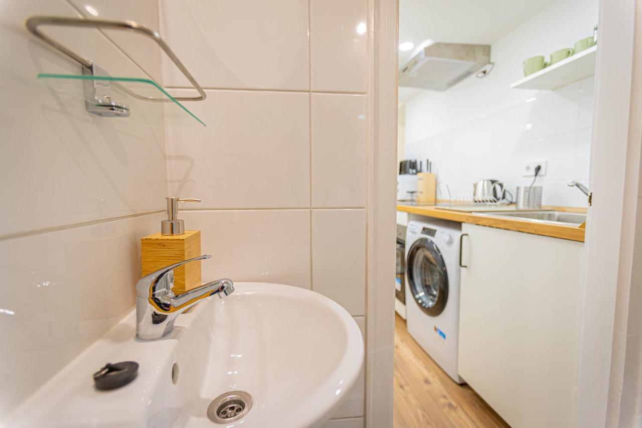 2 Bedroom Apartment In The Dob Street, Emerald Budapesta Exterior foto