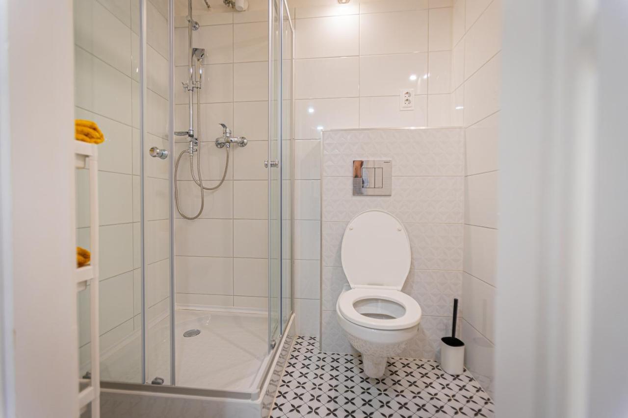 2 Bedroom Apartment In The Dob Street, Emerald Budapesta Exterior foto
